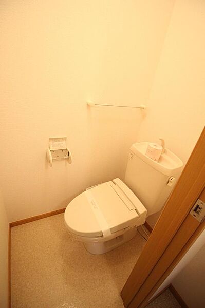 画像11:温水洗浄暖房便座トイレ