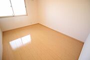 東側の6帖の洋室の様子です！