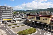 JR寺家駅とセンチュリー21アミックス東広島店