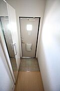 1階が玄関　トールタイプシューズボックスあり