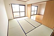 和室から見たリビング