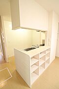 キッチン前の収納