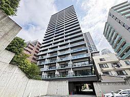 街の景色に溶け込む、静かで美しい佇まい。