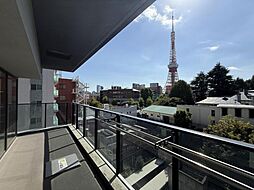 息をのむようなパノラマビュー。東京タワーの煌めきを抱く、至極の空間。　