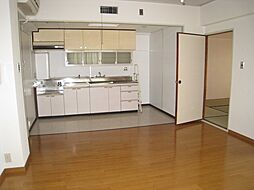 広島電鉄1系統 県病院前駅 徒歩2分の賃貸マンション 13階3LDKのリビング/ダイニング