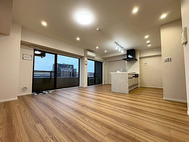 リビング/ダイニング ルイシャトレ綾瀬 8階/-