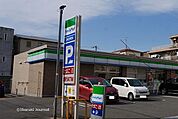 ファミリーマート 茨木橋の内店 380m