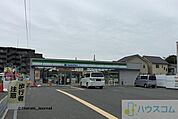 ファミリーマート茨木小川町店 347m