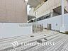 周辺：港区立三田中学校　距離1000m