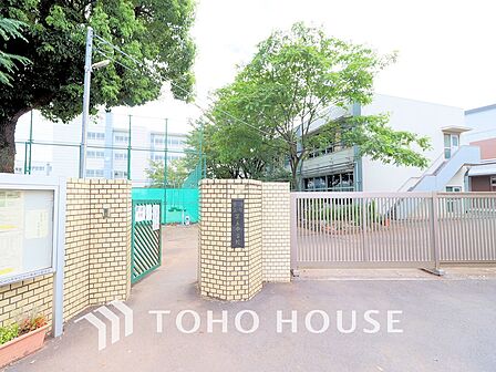 調布市立第五中学校 距離500m