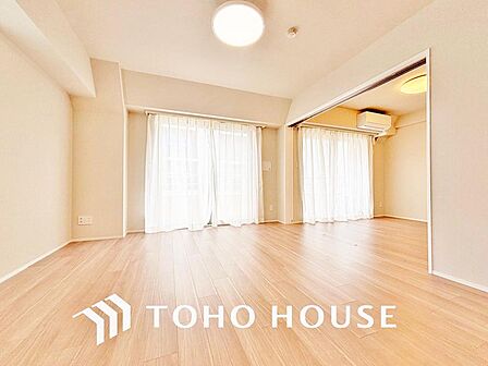 家は、ただ生活する場ではなく、笑顔の毎日、安らぎの日々のために、暮らしを愉しく、快適にする場所。