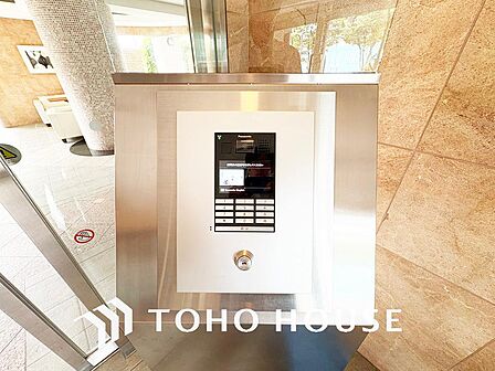 エントランスはオートロック完備で安心のセキュリティ性