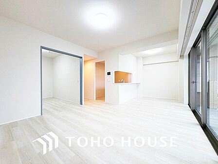 広がりのある住空間、家族が集まるリビング・ダイニング