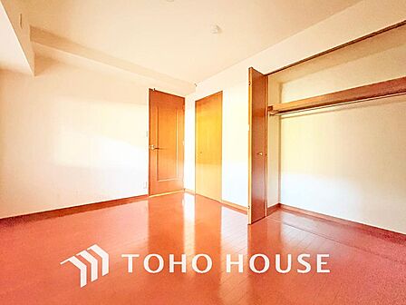 白を基調とした室内は、明るい住空間を造り出すだけでなく、清潔感をもたらしてくれます。