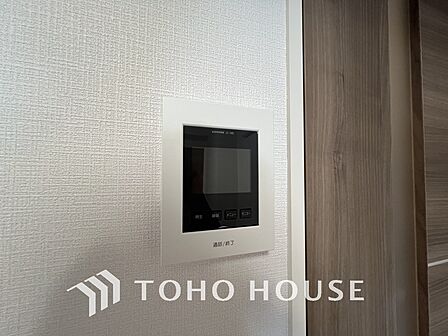 来客が一目でわかるモニター付きインターホン