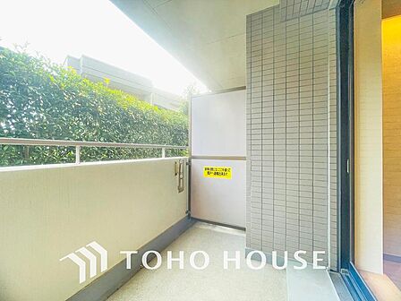 日当たりの良いバルコニーで晴れの日の洗濯物も楽しみになりますね