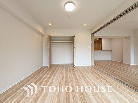 シンプルですっきりとした室内は飽きのこない居心地の良い雰囲気です