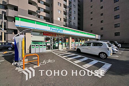 ファミリーマート スリーウェル 新横浜店 距離600m