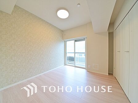 採光もある洋室は、くつろぎのひと時を過ごすのにぴったり