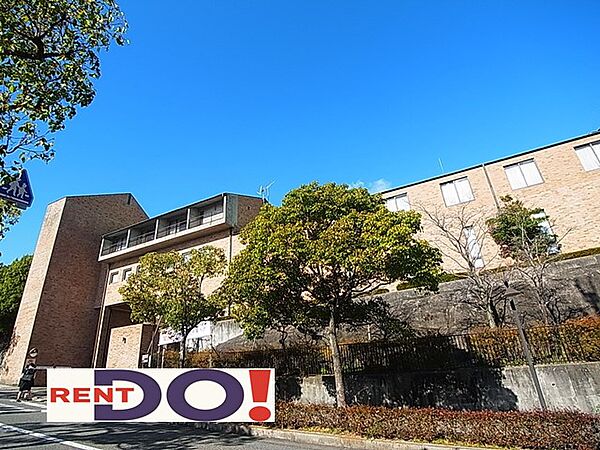 画像16:私立神戸松蔭女子学院大学（929m）