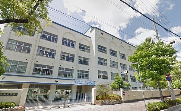 画像16:神戸市立本山中学校（671m）