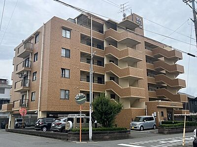 外観：〜眺望良好！閑静な住宅街の4LDK物件♪〜