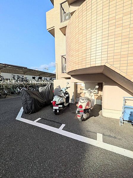 〜バイク置き場〜