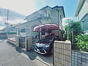 前面道路含む外観写真