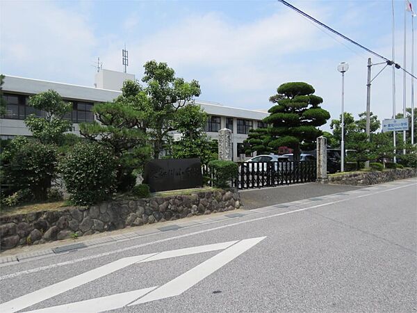 周辺：愛知川小学校（3789m）