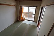 他の部屋の室内写真となります。