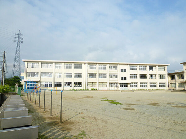 松阪市立松尾小学校（1937m）
