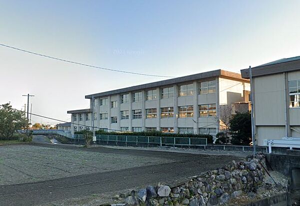 松阪市立伊勢寺小学校（1980m）