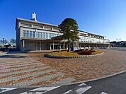 役所「邑楽町役場まで1035m」