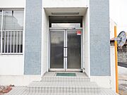 岡谷市幸町　一棟貸テナント・貸事務所・貸倉庫　ＳＫＷビル　出入口