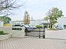 周辺：横浜市立庄戸小学校　約670ｍ　付近の道は広い歩道が整備されており通学も安心です。