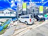 外観：【外観】周辺にもきれいな家が立ち並びきれいで静かな住宅地です。清潔感のあるデザインにしました！