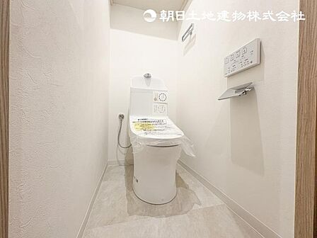 【トイレ】 便器は節水、ウォシュレットはお掃除ラクラク