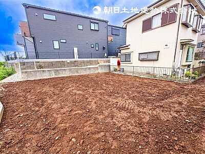 外観:【現地】整地された更地の全景です。建築プランに合わせてご計画いただけます。 外観:【現地】整地された更地の全景です。建築プランに合わせてご計画いただけます。