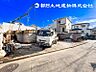 外観：【外観】道路面との高低差もなく落ち着いて車庫入れ可能です！！前面道路の幅員もしっかりあります。