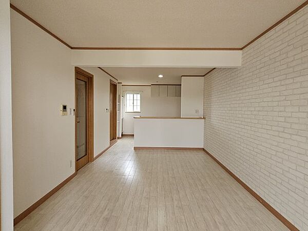 ラリック ｜兵庫県神戸市西区小山2丁目(賃貸アパート1LDK・2階・53.61㎡)の写真 その3