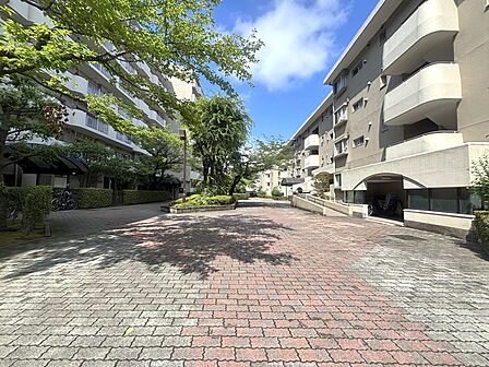 エントランス前の広場