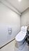 トイレ：温水洗浄便座完備のトイレスペース