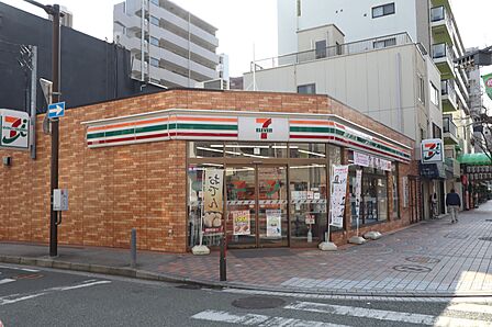 セブンイレブン横浜伊勢佐木町7丁目店 徒歩2分(約90m)