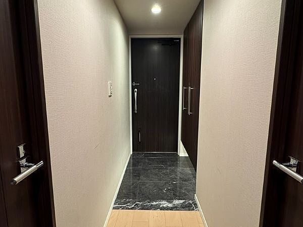 玄関を拡大表示