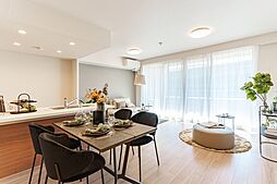 ロイヤルアークソレイス上小田井 4LDKのリビング/ダイニング