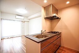 オープンレジデンシア金山　ＴＨＥ　ＣＯＵＲＴ 1LDKのリビング/ダイニング