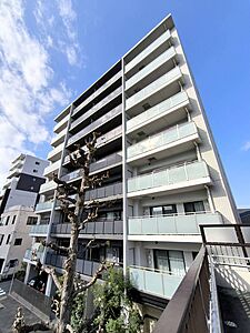外観:最寄り駅まで徒歩2分のマンションです。 外観:最寄り駅まで徒歩2分のマンションです。