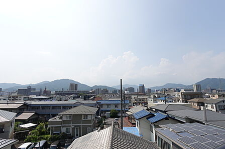 遮るものが少なく開放的な眺望をお楽しみいただけます(眺望は永続的に保証できるものではありません)