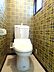 トイレ：　温水洗浄便座付きトイレです。