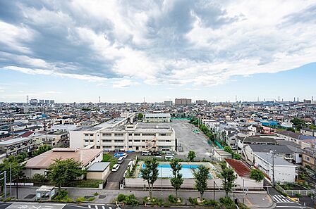 バルコニーから東側の眺望(眺望は永続的に保証されるものではございません)